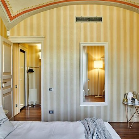B&B Le Logge Luxury Rooms Сиена Екстериор снимка
